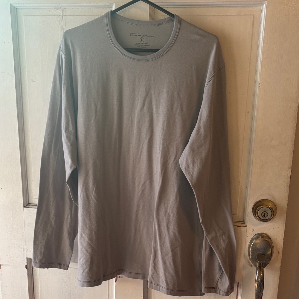Eddie Bauer Men's Long Sleeve Shirt in Light Gray